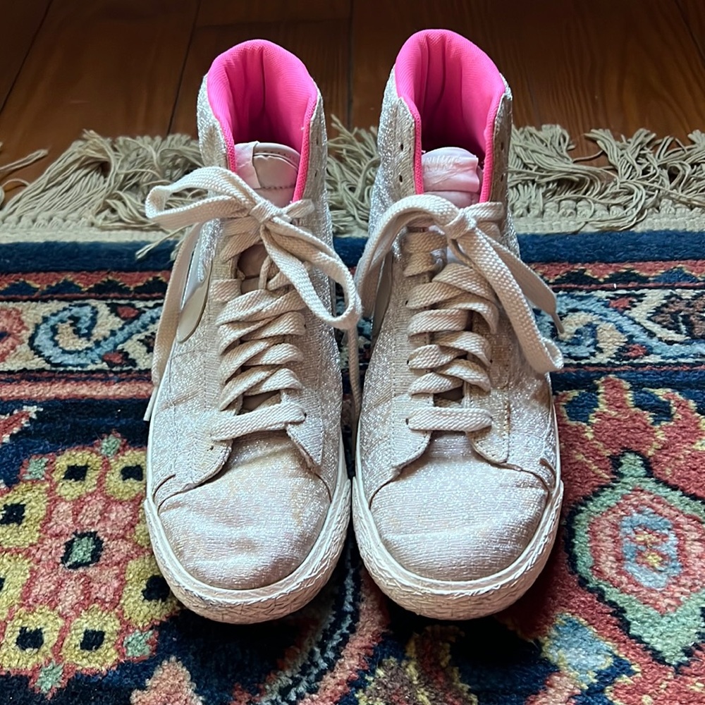 Women’s Nike Blazer Mid’77 size 9.5